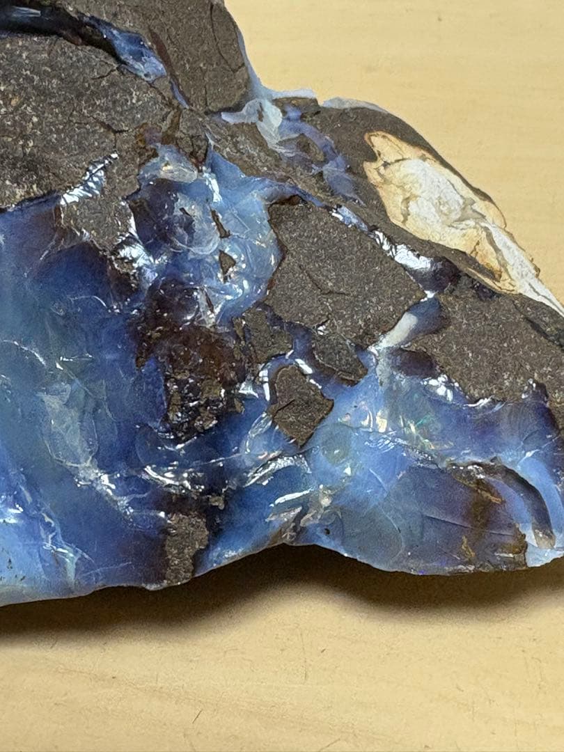 オーストラリア産 大きなボルダーオパール原石 約1976g パワーストーン