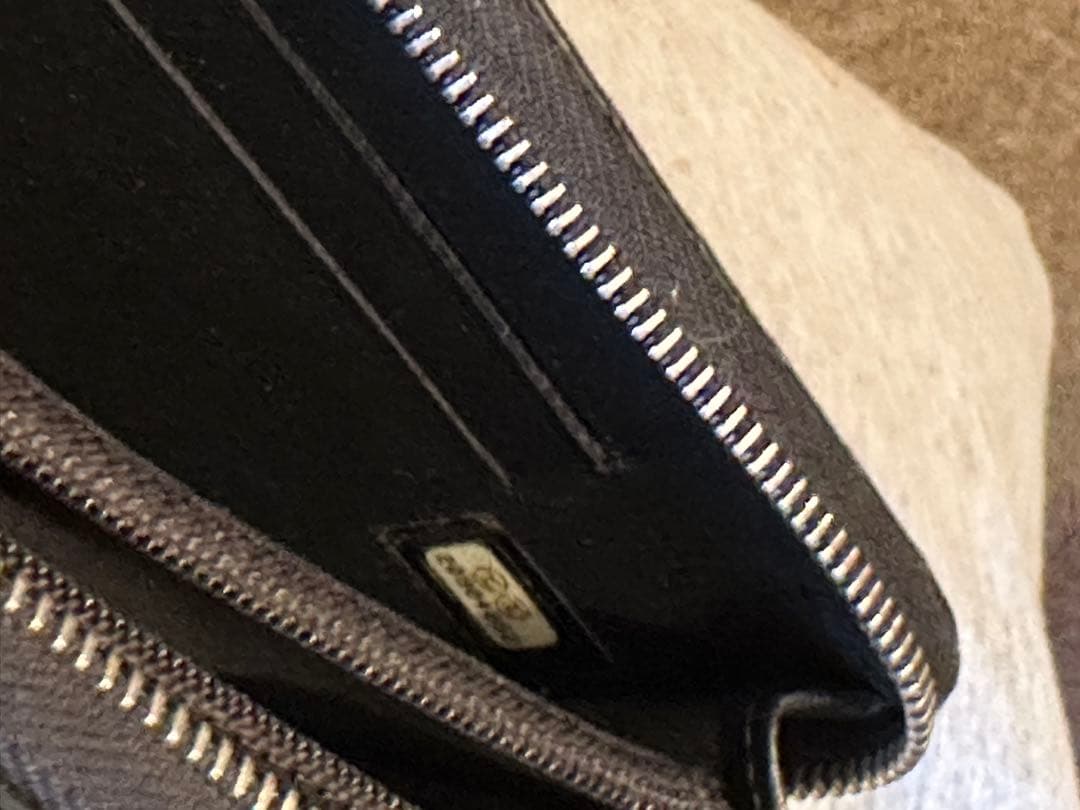 シャネル　Vステッチ　エナメル ブラック