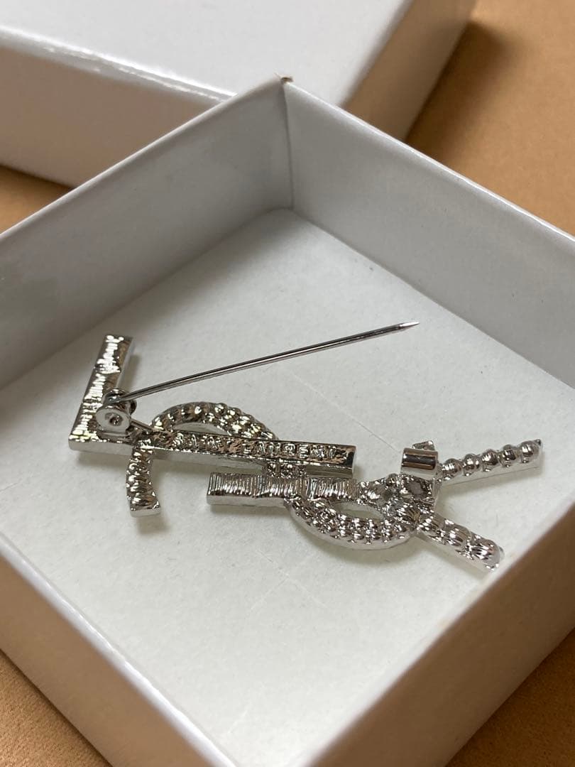 Yves Saint Laurent ロゴブローチ Saint Laurent Pre-Owned YSL
