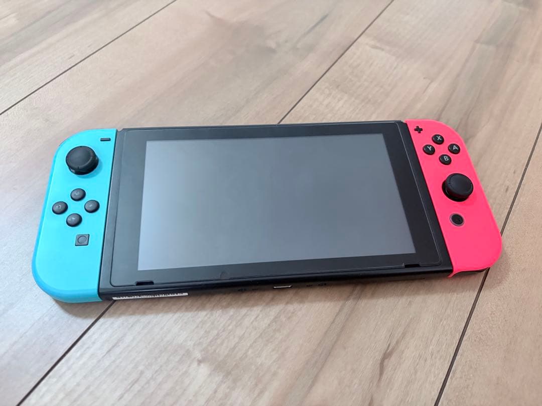 Nintendo Switch 本体 付属品完備　Joy-Con充電器付き