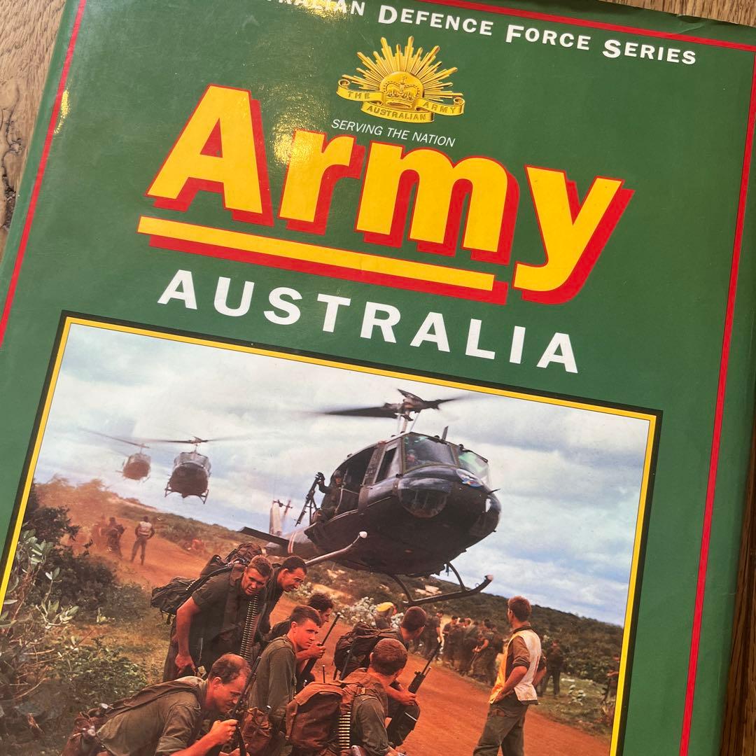 その他 Army Australia e Odgers