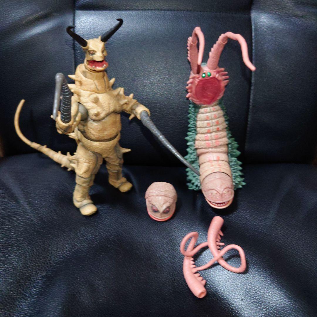 期間限定出品　S.H.Figuarts グドン　ツインテール