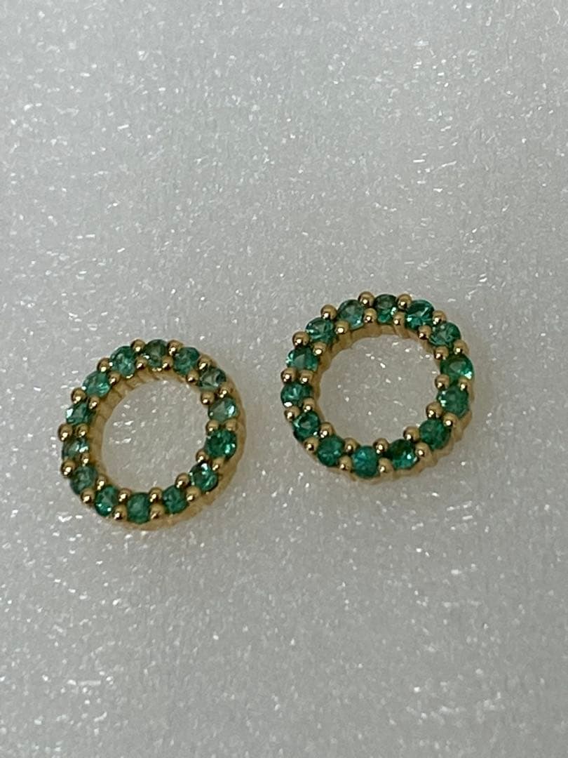 3-2523 K18 グリーンストーン（エメラルド？）　ペンダントトップ（2個）