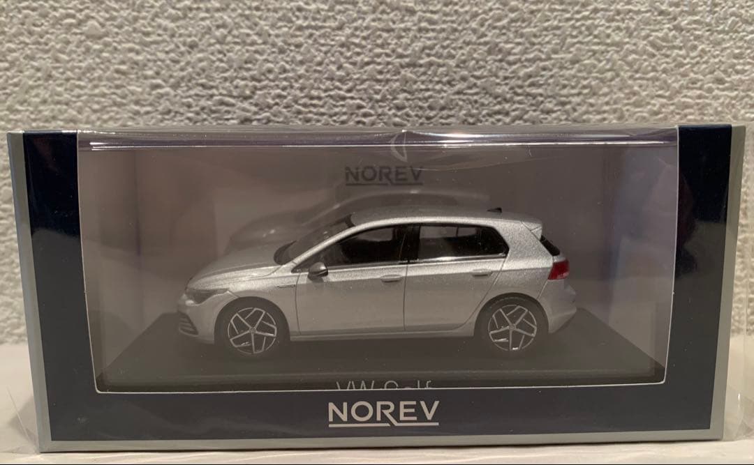 1/43 VW Golf シルバーメタリック2020MY