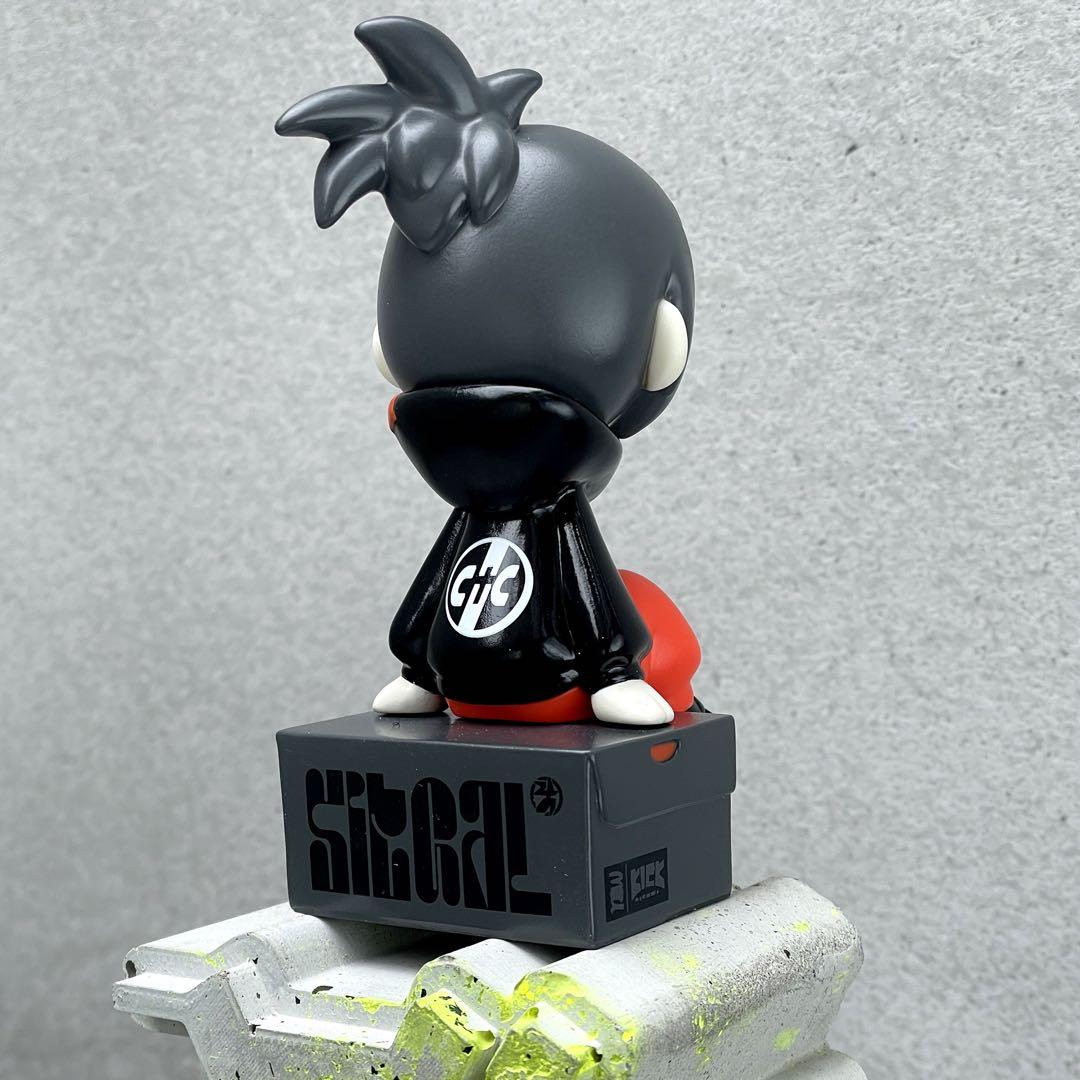 Sit Gal KICKちゃん 中央町戦術工芸カラー