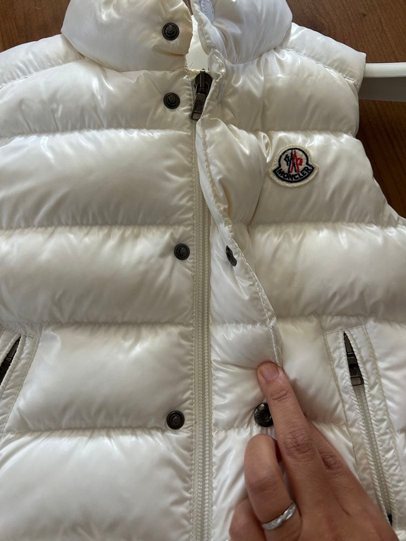 MONCLER ホワイト ダウンベスト