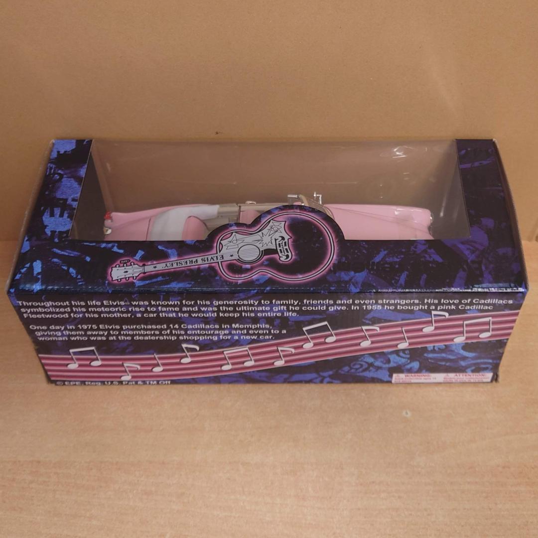 1/18 ピンクキャデラック シリーズ62 クーペオープンカー1949 ミニカー