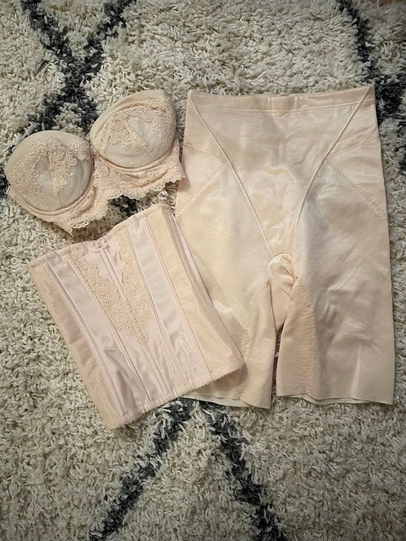 FOUR Sis & Co ブライダルインナー E65 フォーシス