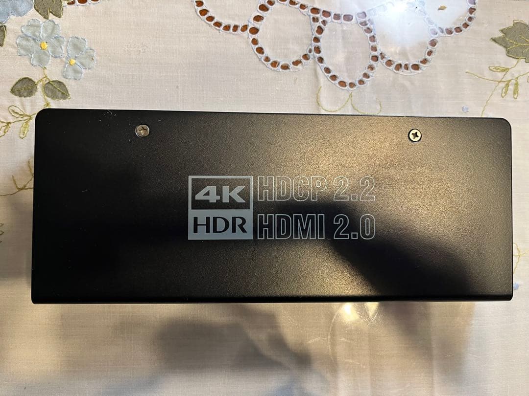 緑色 八角形 鉄製花瓶 浮彫り模様 緑色 八角形 鉄製花瓶 浮彫り模様 八