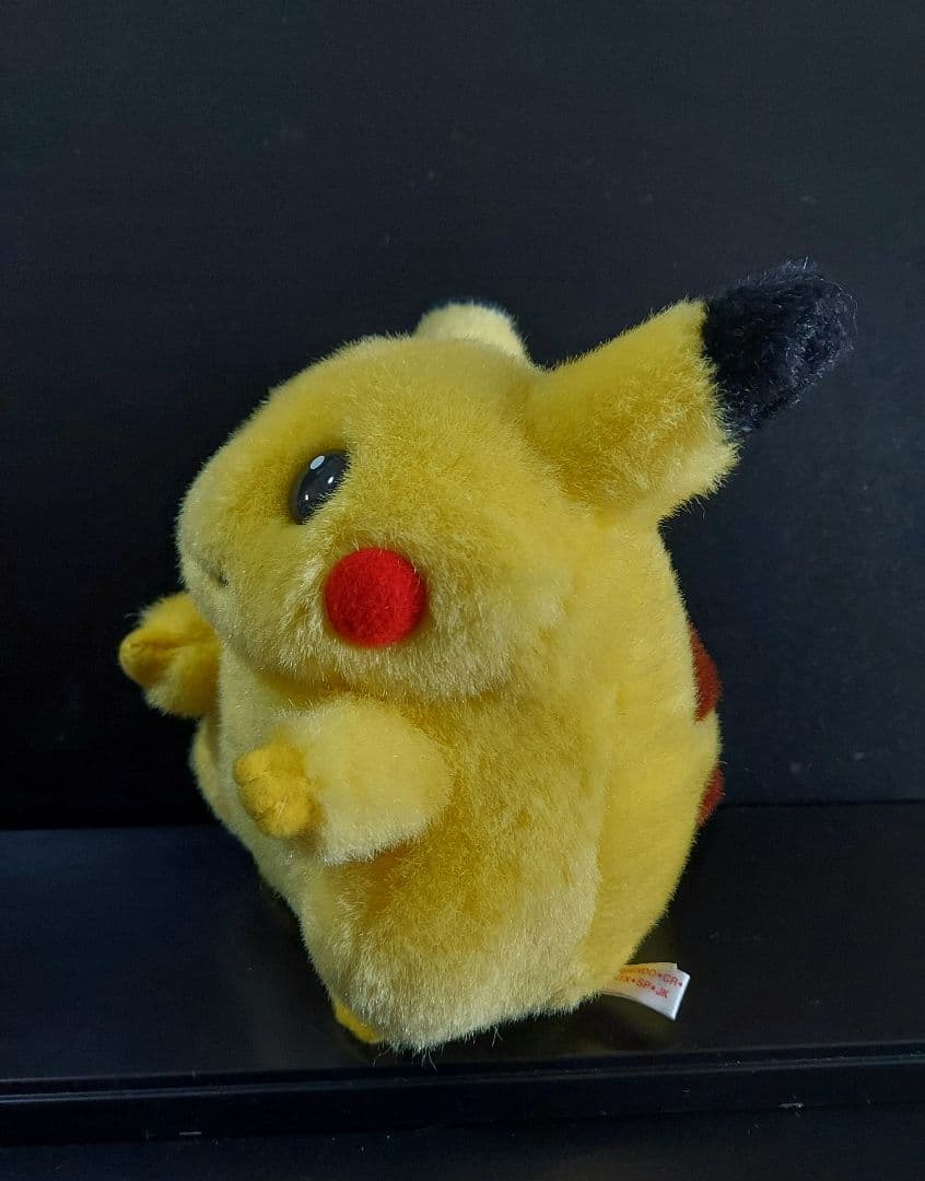 TOMY ピカチュウ ぬいぐるみ