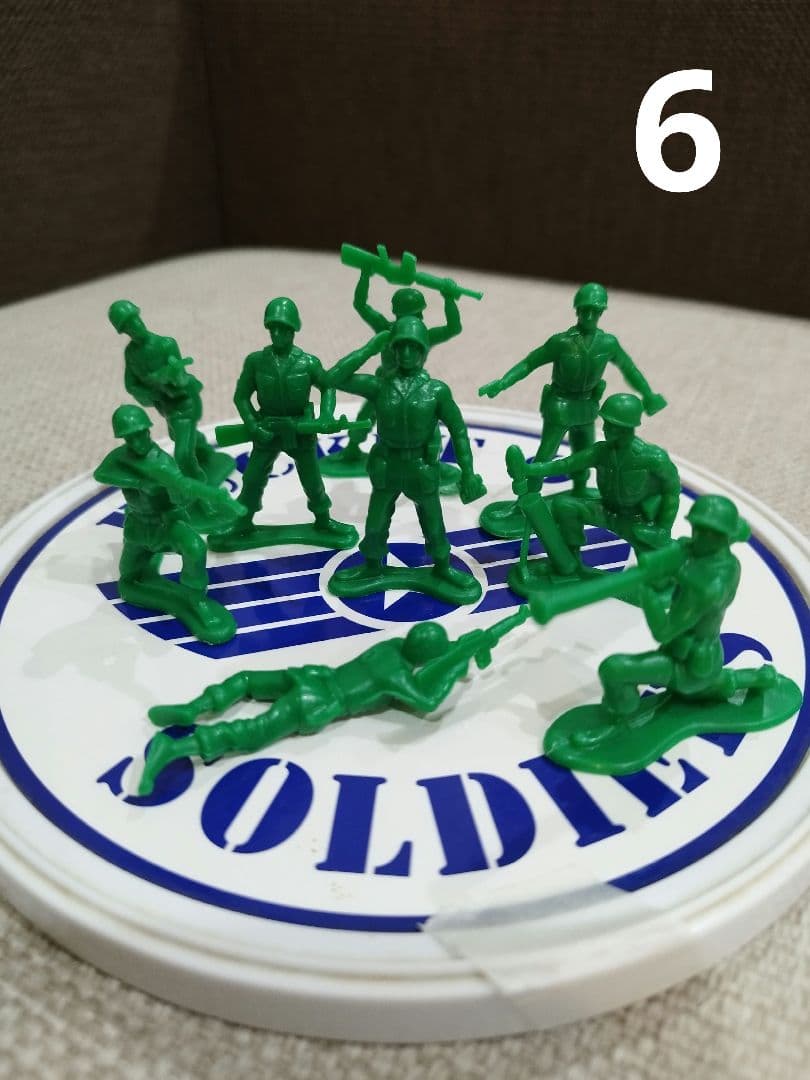 トイストーリーコ バケットオブソルジャーズ グリーンアーミーメン 9体