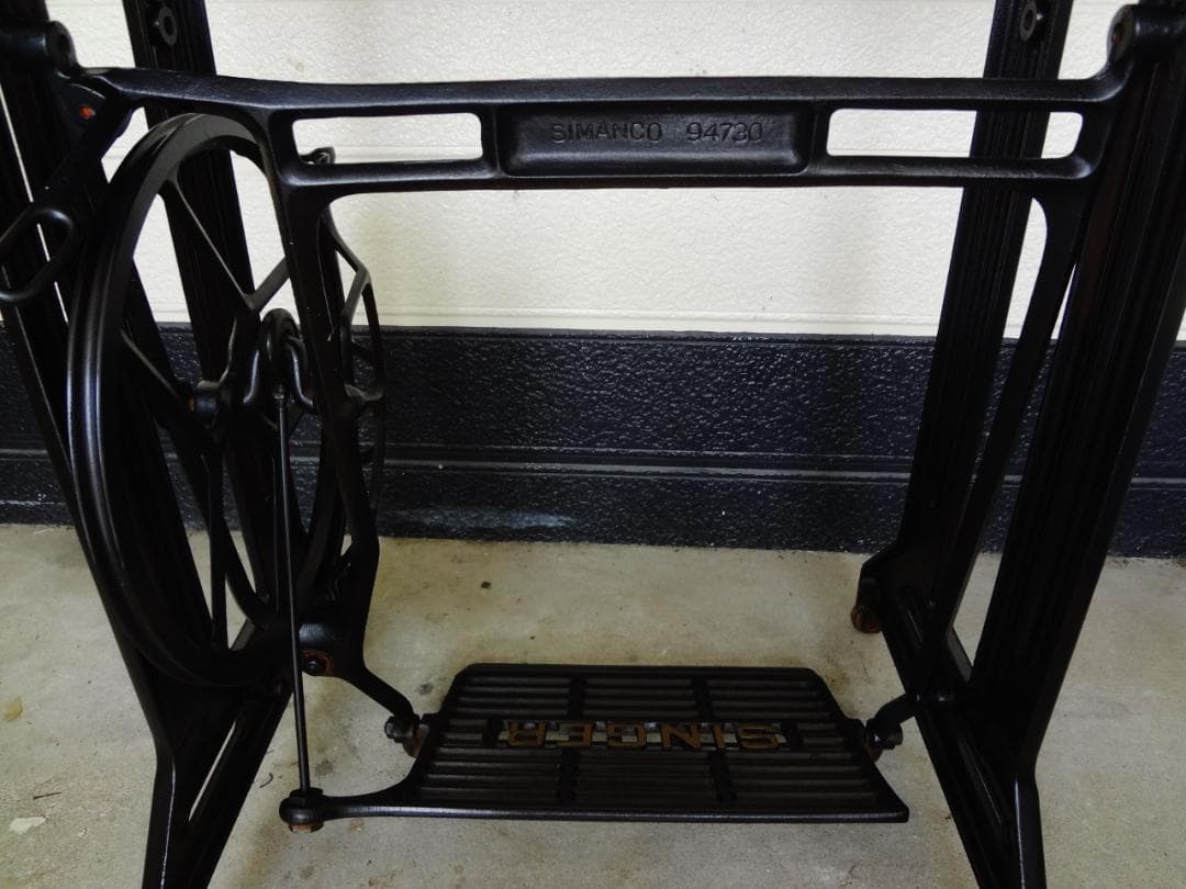 アンティーク】SINGER シンガー 足踏みミシン ミシン台 鉄製 デスク