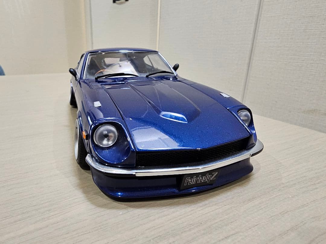 京商　1/18　日産　フェアレディZ　（S30）Street・ Sports