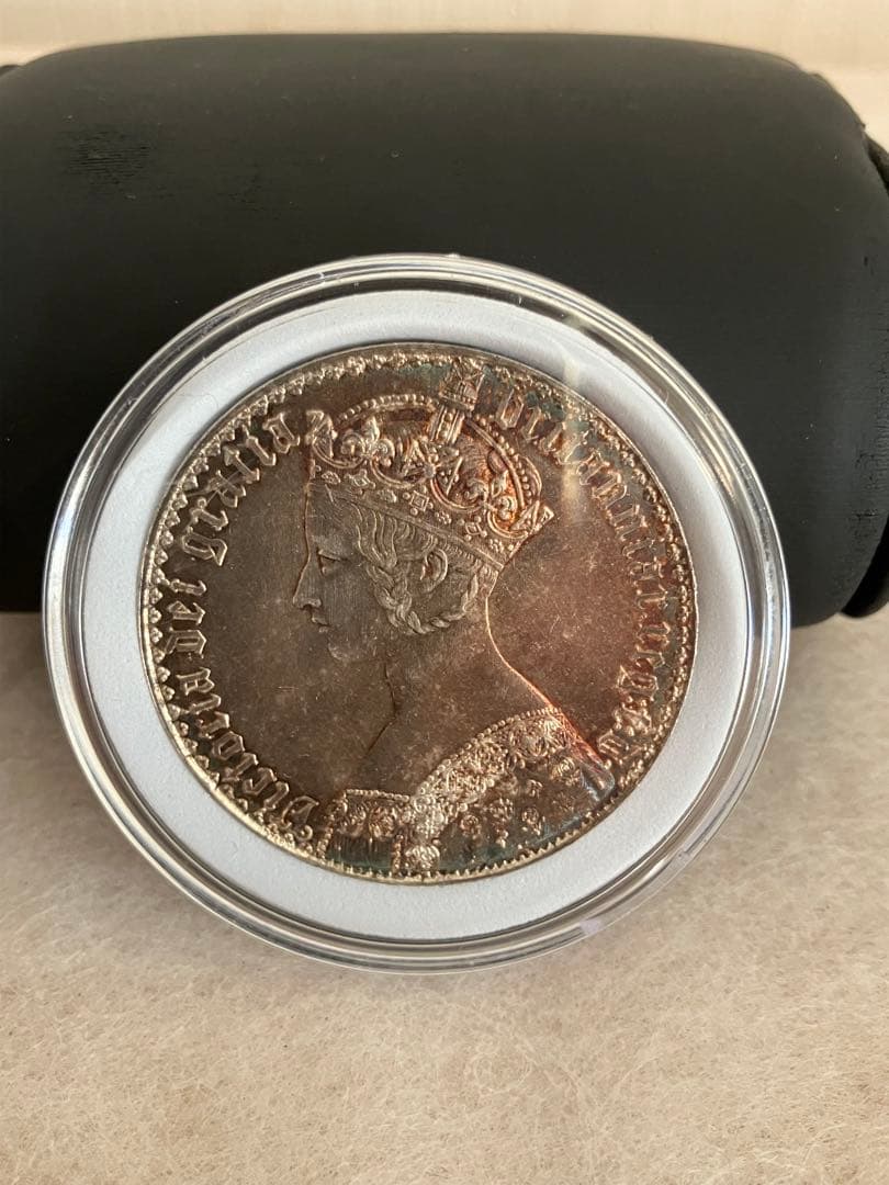 値下げ ゴチッククラウン銀貨 ビクトリア女王 1847年 ゴチッククラウン銀貨 1847年 ビクトリア女王 【公式通販】