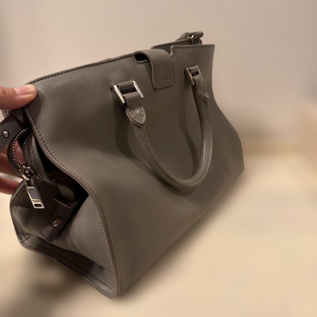 Saint Laurent グレー レザー ショルダーバッグ