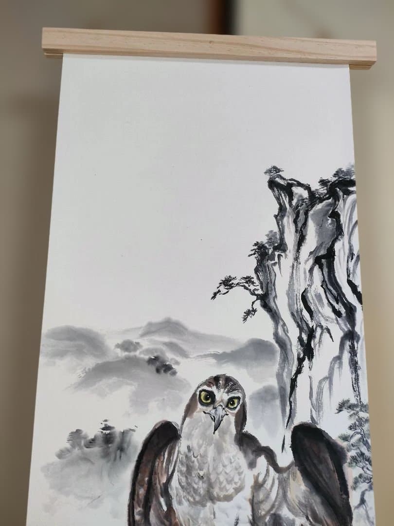 水墨画　墨彩　 鷹 　木製フレーム付き