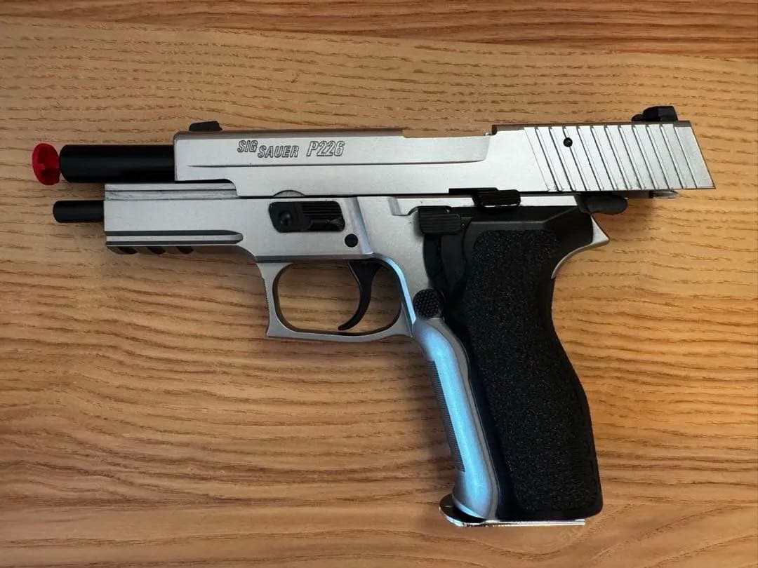 TOKYO MARUI SIG SAUER P226 E2 ステンレスモデル