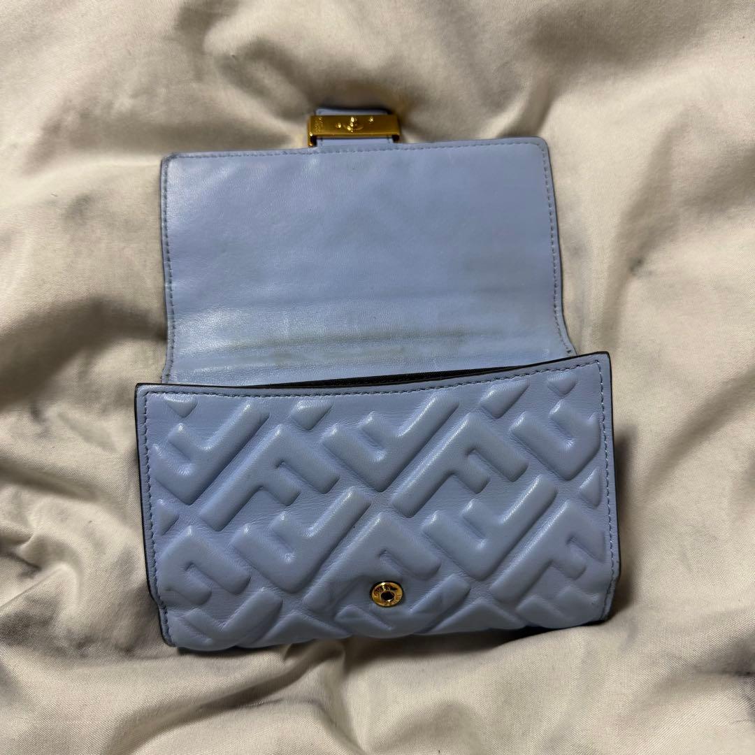 FENDI フェンディ ズッカ バケットウォレット エンボイスレザー