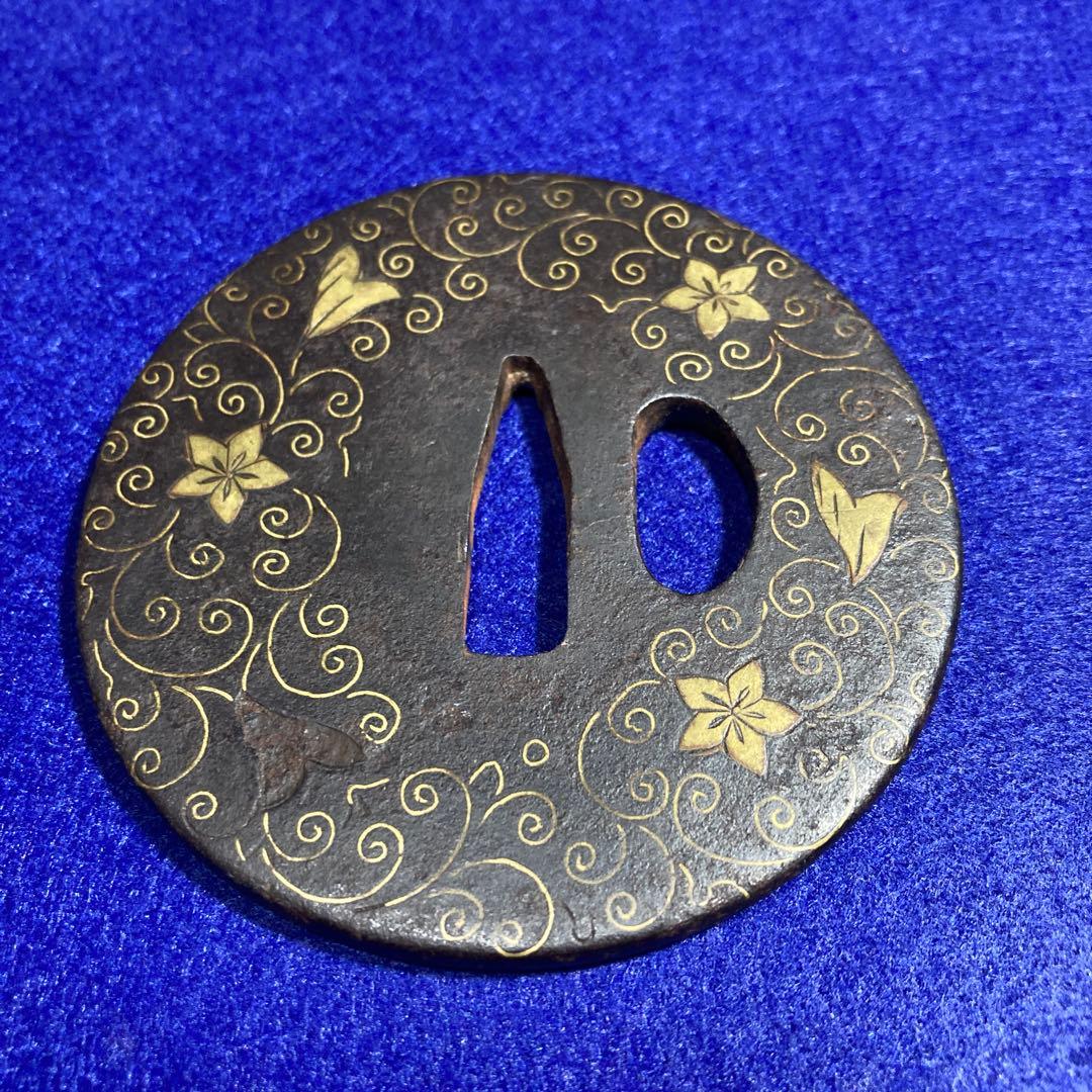 平安城象嵌鍔　花模様（鉄線）の鉄製鍔 116g