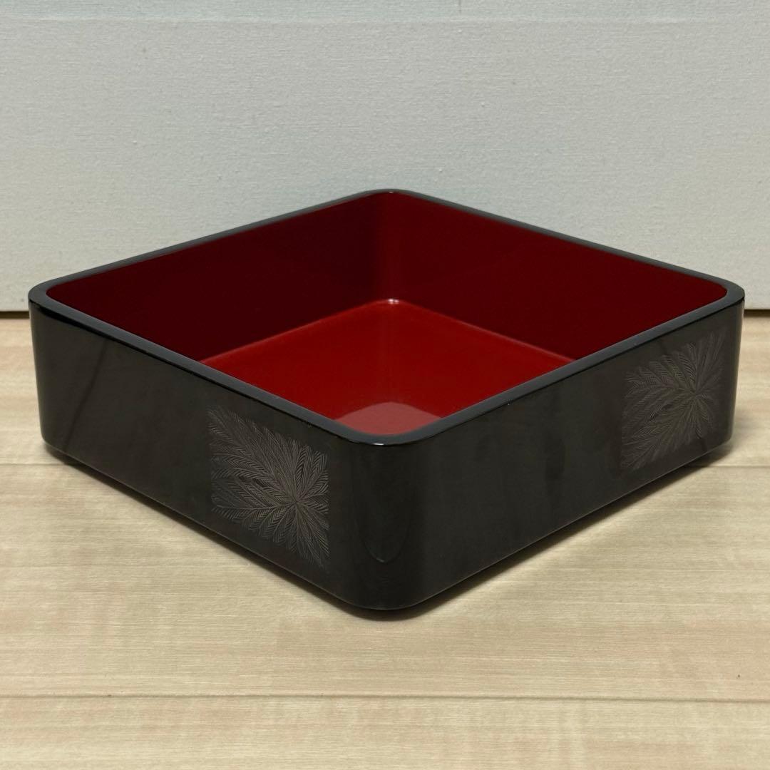 ごっちゃん　輪島塗 黒塗内朱 金銀沈金 羊歯紋様 二段重 重箱