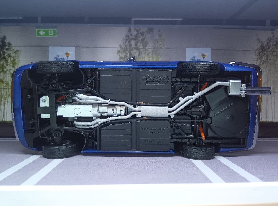 ミニカー MINICHAMPS Maserati Ghibli 1969-73 1/18