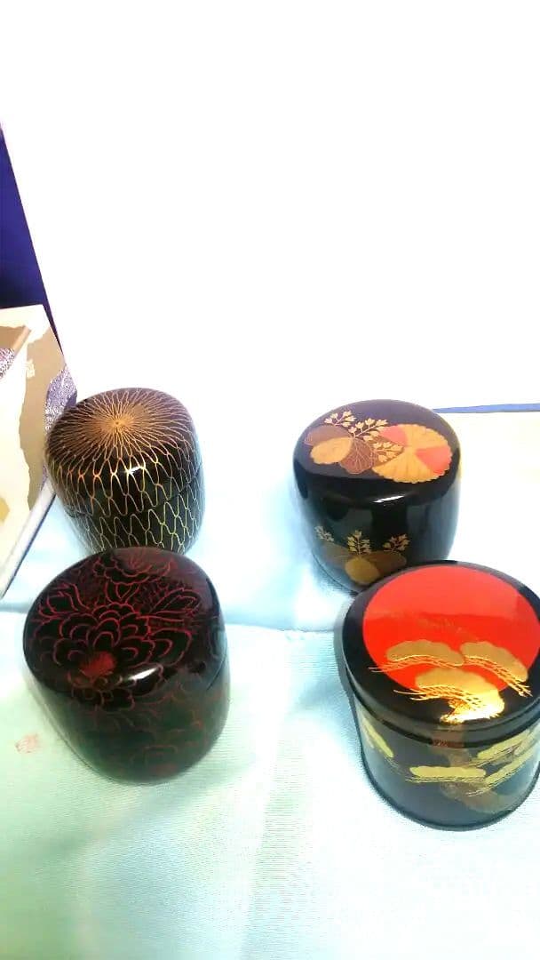 中棗三つと寸切一つの四つ、網目中棗を含む。 楽天市場】茶道具 棗 なつめ 中棗 黒金網目蒔絵 茶道具 茶器 棗 裏千家