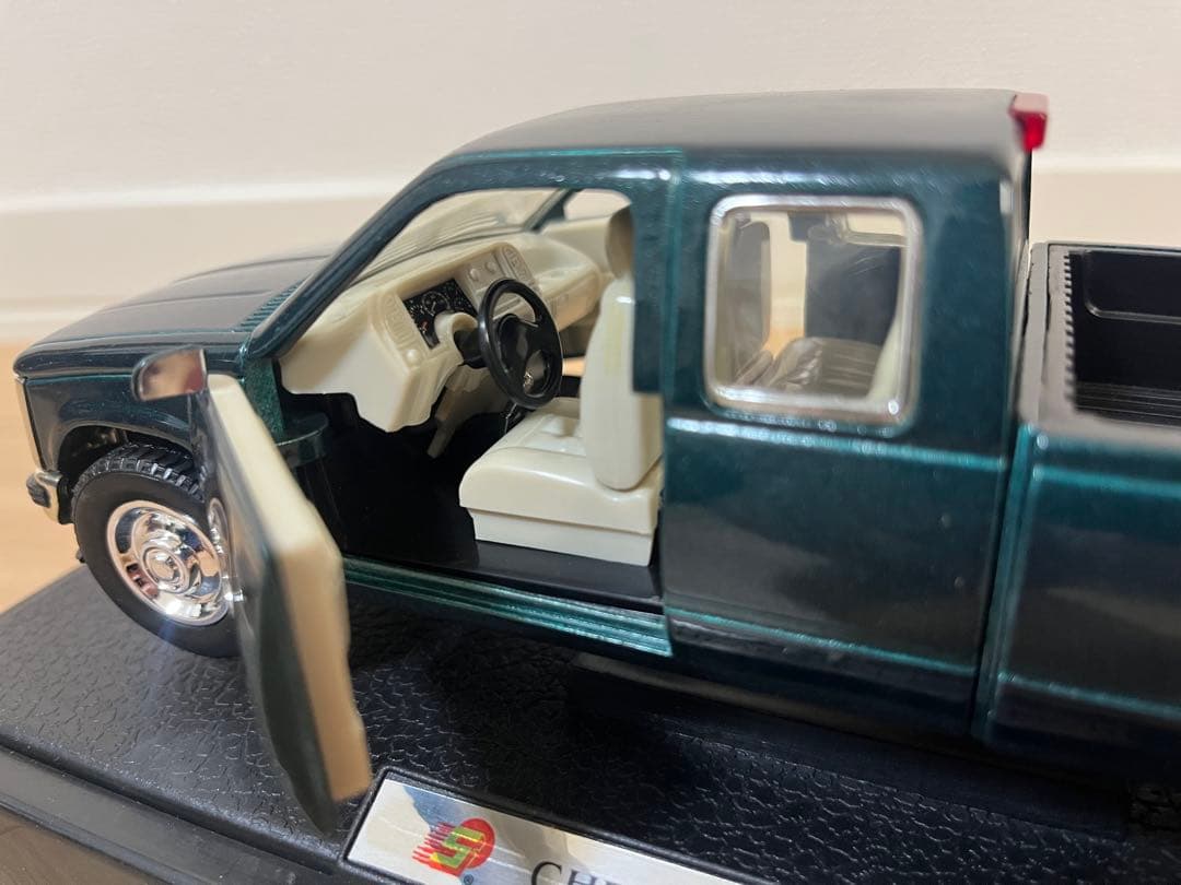 ミニカー 1997 chevrolet c/k pickup 3500