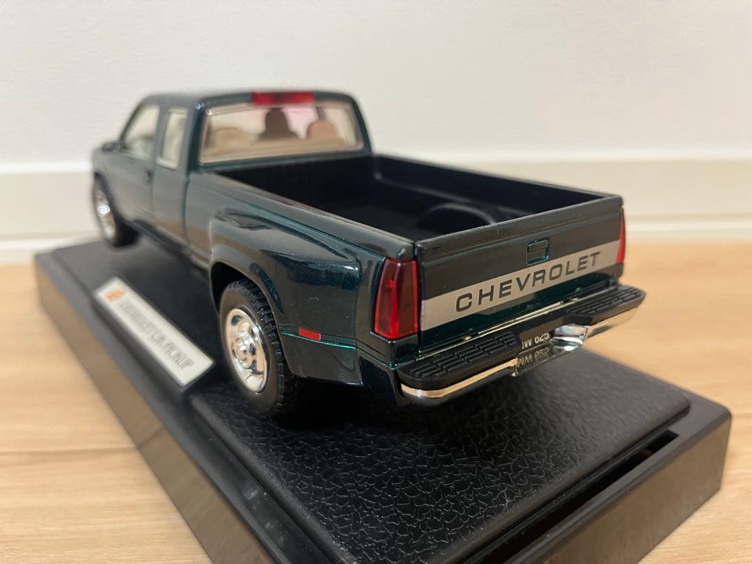 ミニカー 1997 chevrolet c/k pickup 3500