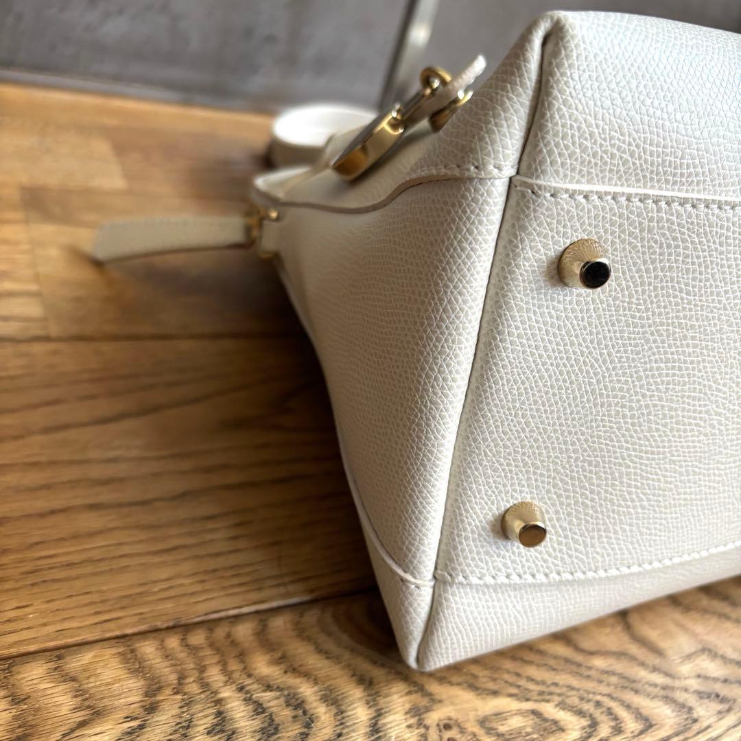 よっぴたん 　FURLA フルラ　パイパー　白　ホワイト　ショルダーバッグ