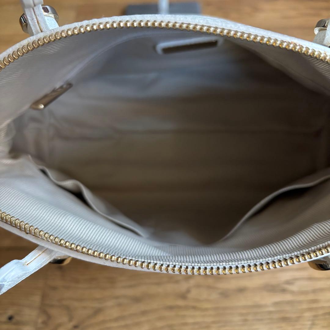 よっぴたん 　FURLA フルラ　パイパー　白　ホワイト　ショルダーバッグ