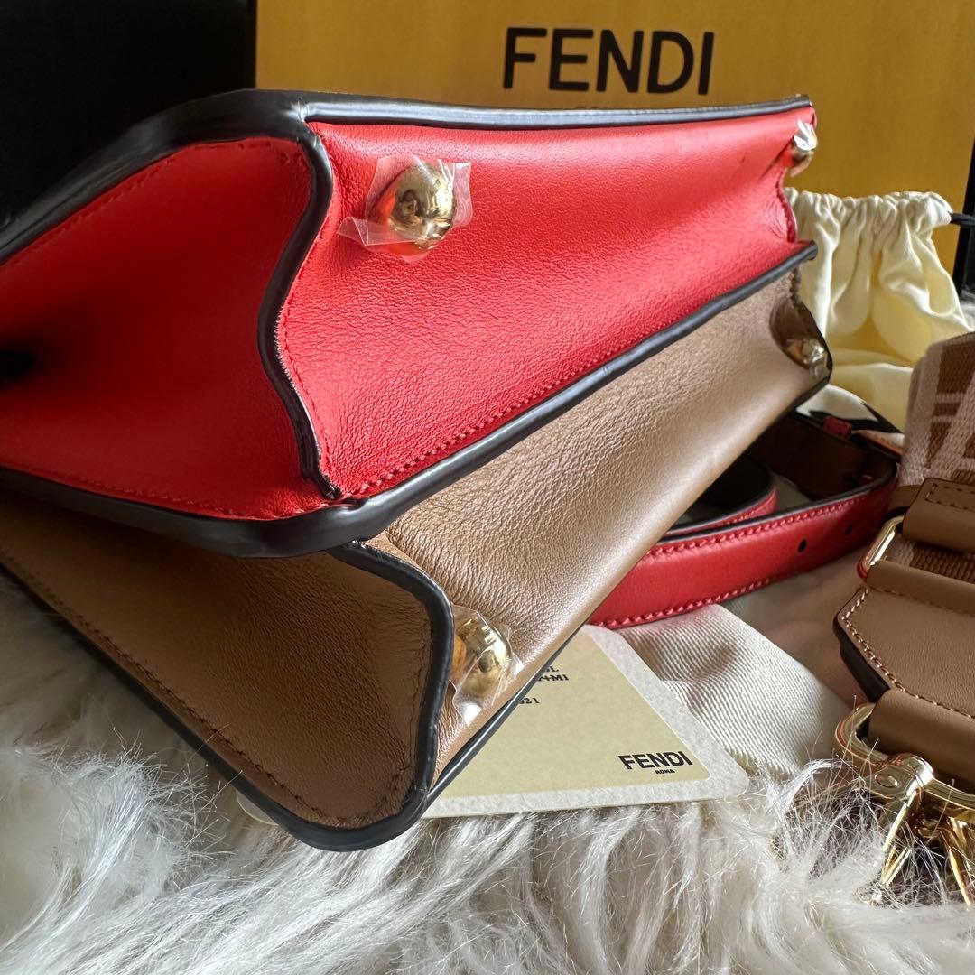 FENDI ピーカブー アイシーユー スモール