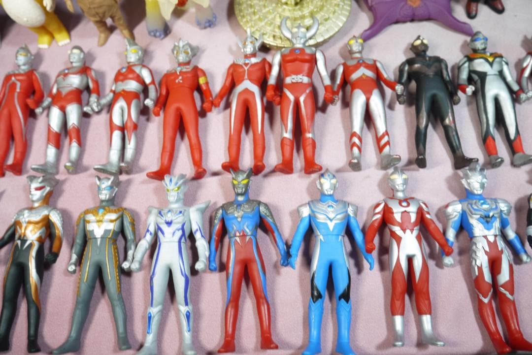 ウルトラヒーローシリーズ500　ウルトラ怪獣シリーズ500　ソフビ95体