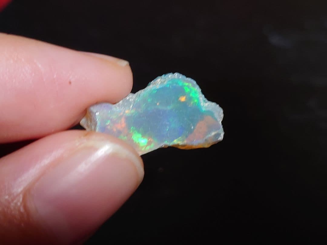 プレシャスオパール 原石 多色 ジュエリー グレード エチオピア 鉱物