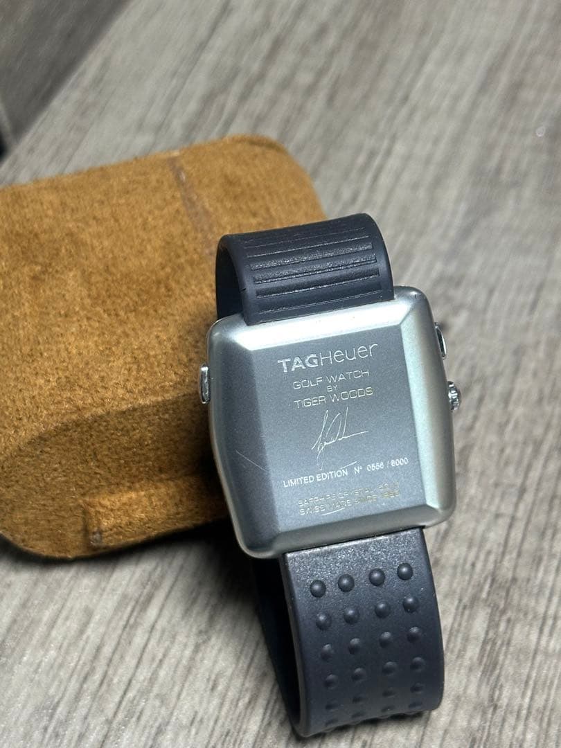 タグホイヤー (TAG HEUER) 限定版タイガーウッズ時計