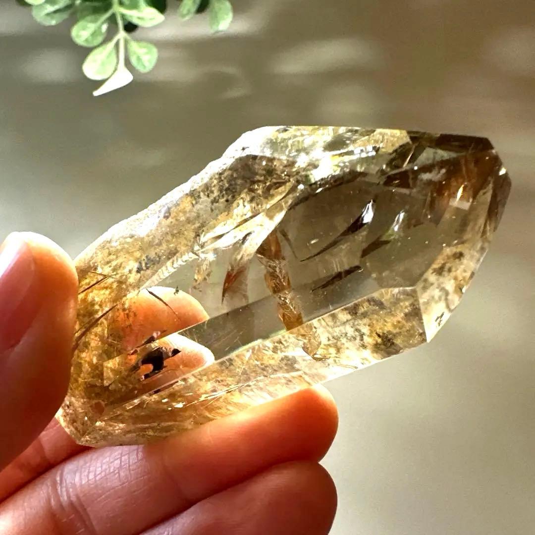 虹美　ルチル　スモーキー　ガーデン　母岩つき　フリーフォーム　67.7g