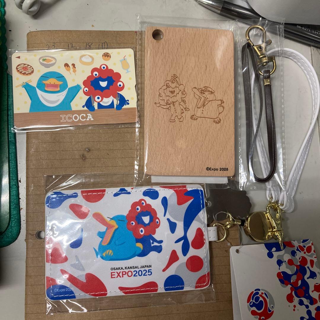 【万博会場限定】ICOCA・ミャクミャク イコちゃん 合皮　木製パスケースセット