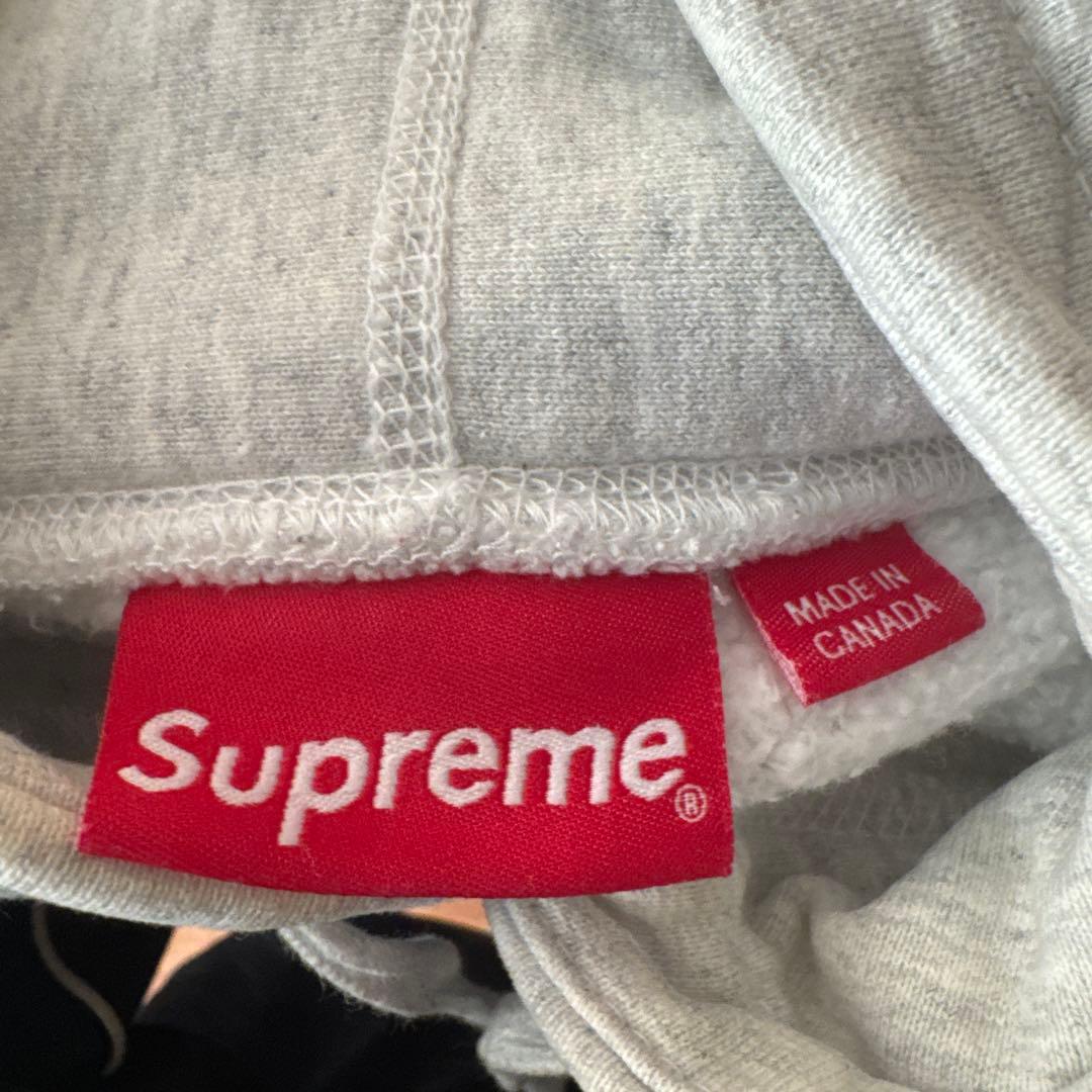 supreme パーカー