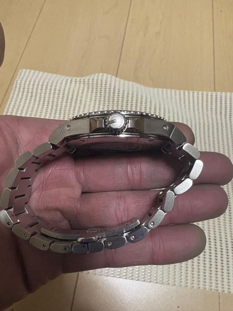 GUCCI グッチ ダイブ YA136203 ネイビー　稼動品