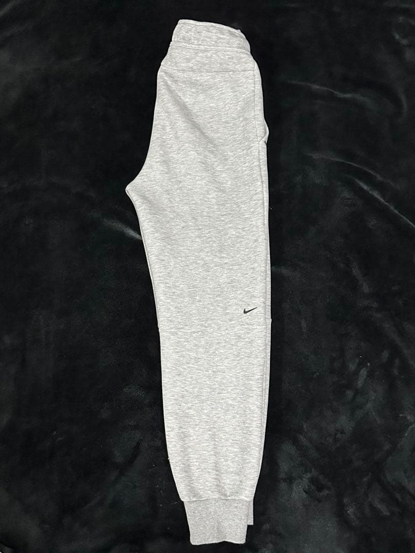 NIKE テックフリース S グレー