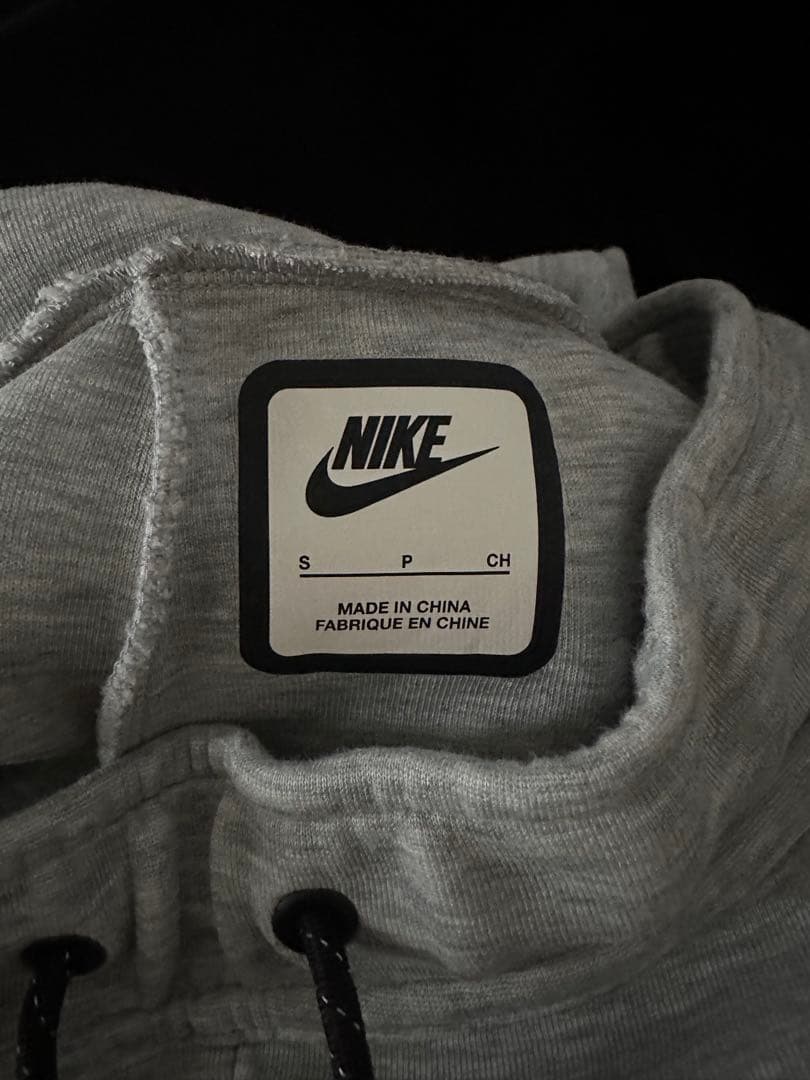 NIKE テックフリース S グレー