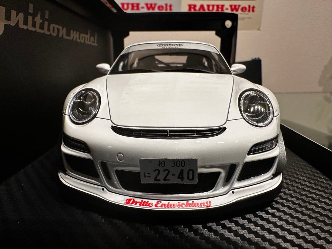 RWB997 イグニション1/18 白/赤ライン