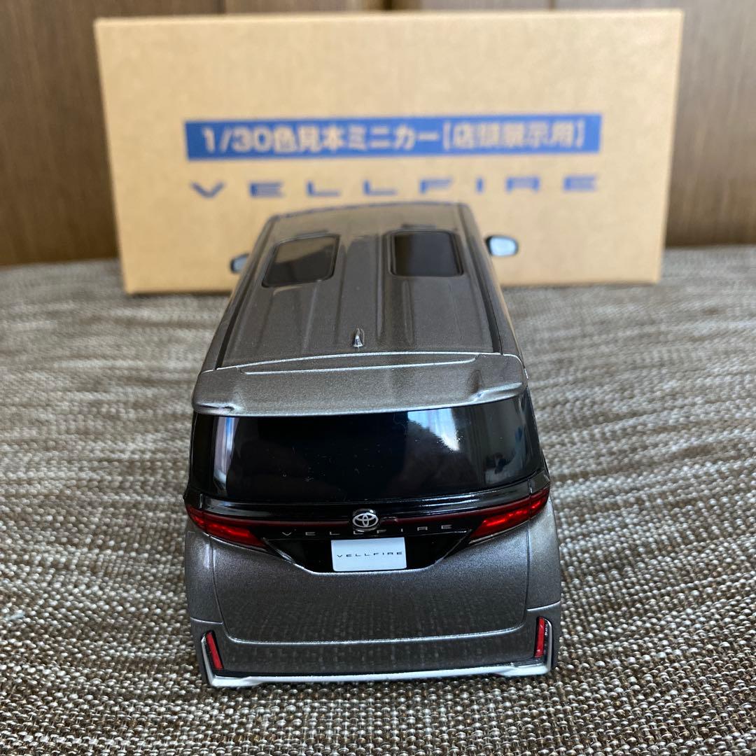1/30 トヨタ 新型ヴェルファイア 新色カラー1L5 プレシャスメタル