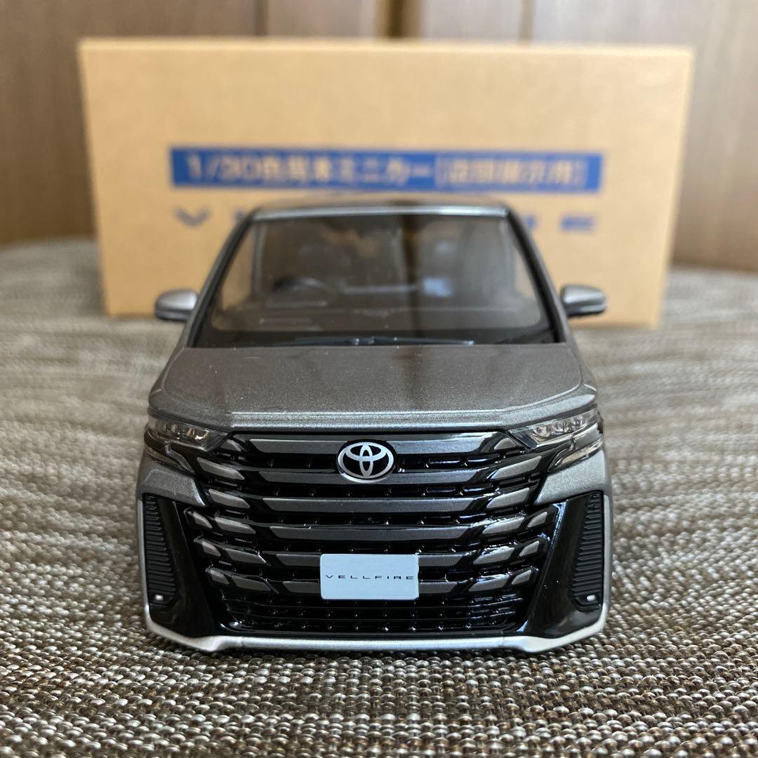 1/30 トヨタ 新型ヴェルファイア 新色カラー1L5 プレシャスメタル