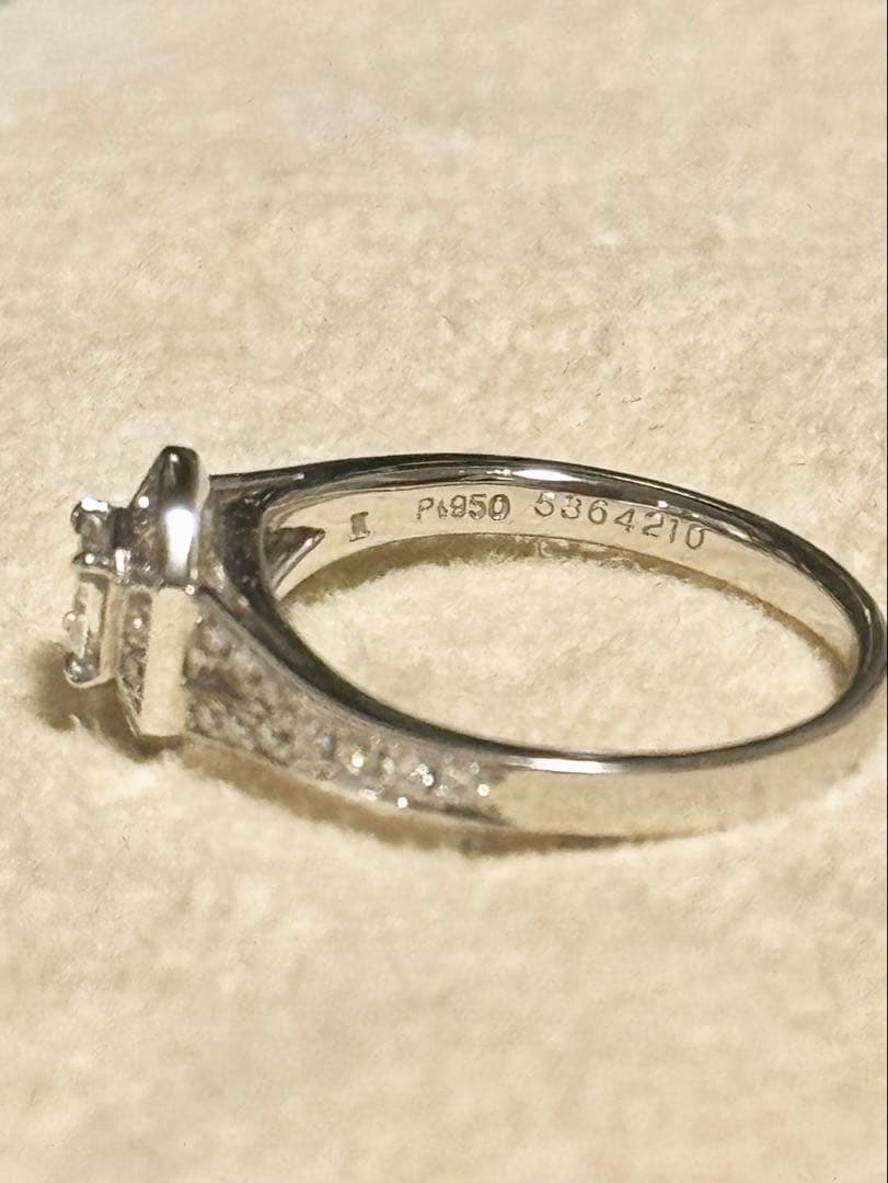 ヴァンドーム青山 Pt950 0.332ct VVS2 保証書・箱付 7号