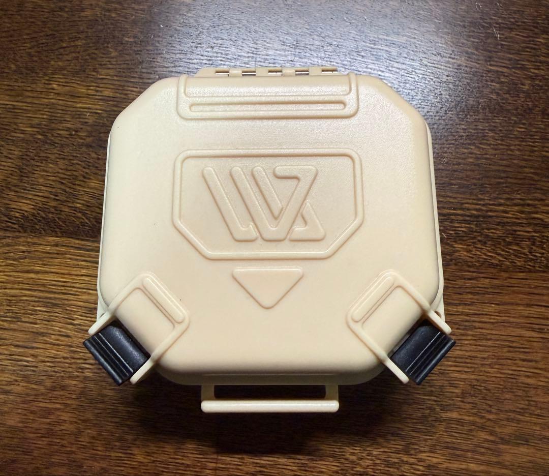 BIG WHITE EDC フィジェット RAMPART