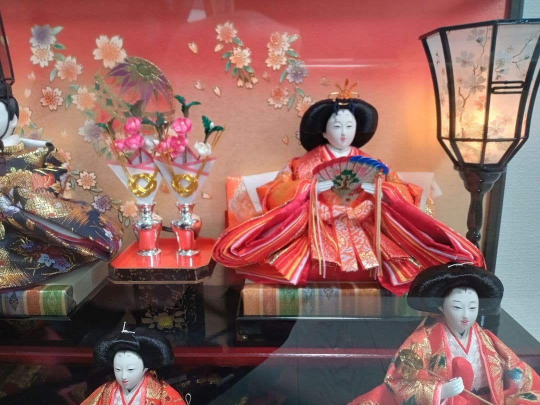 伝統的なひな人形セット