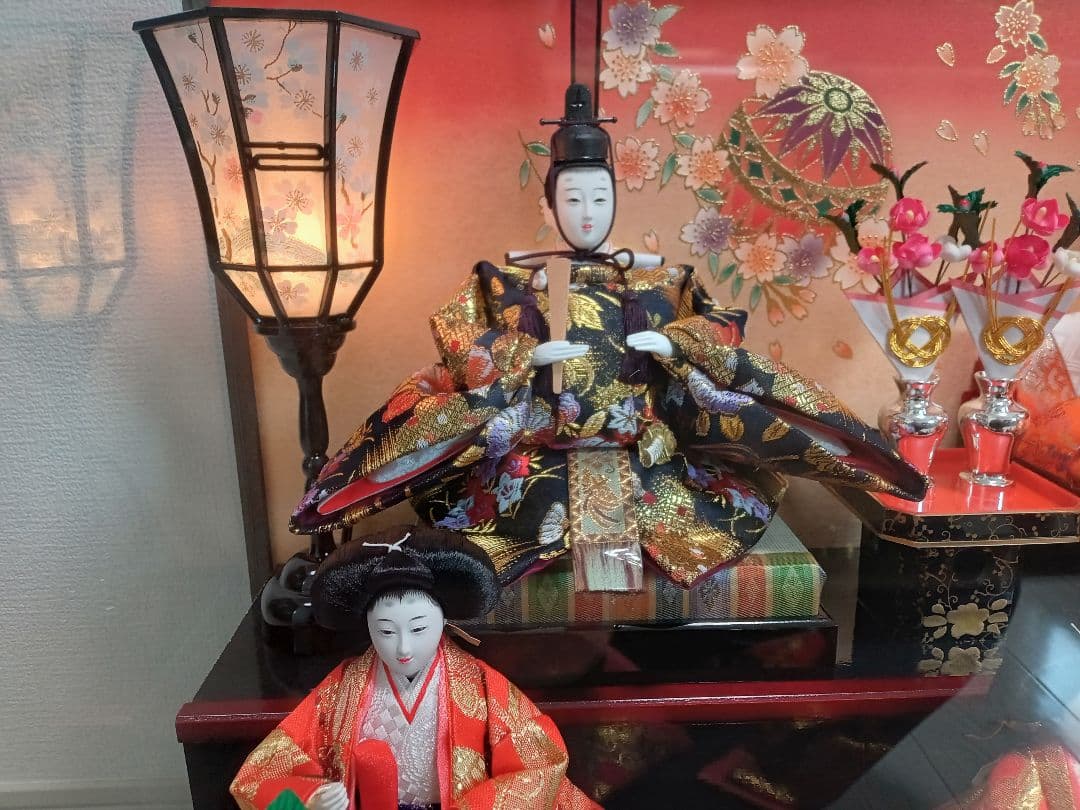 伝統的なひな人形セット