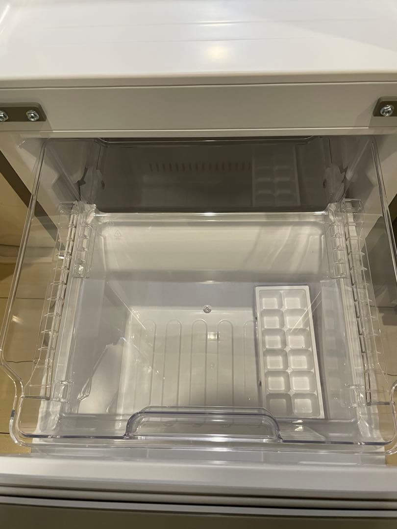 冷蔵庫　シャープ　SJ-D15JJ 2022年製