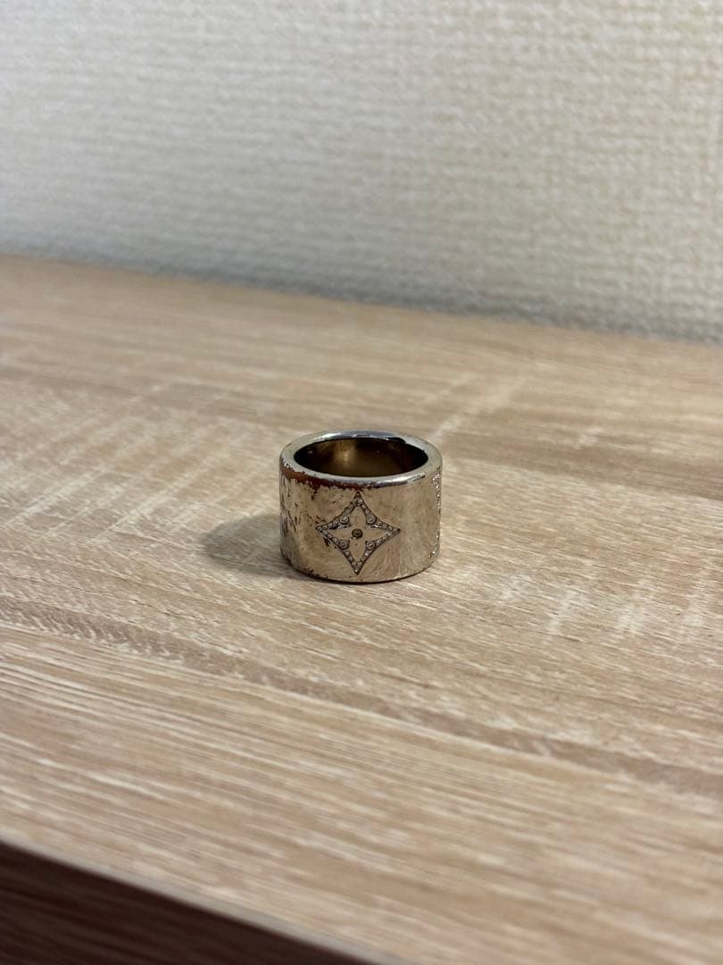 Louis Vuitton ロゴリング