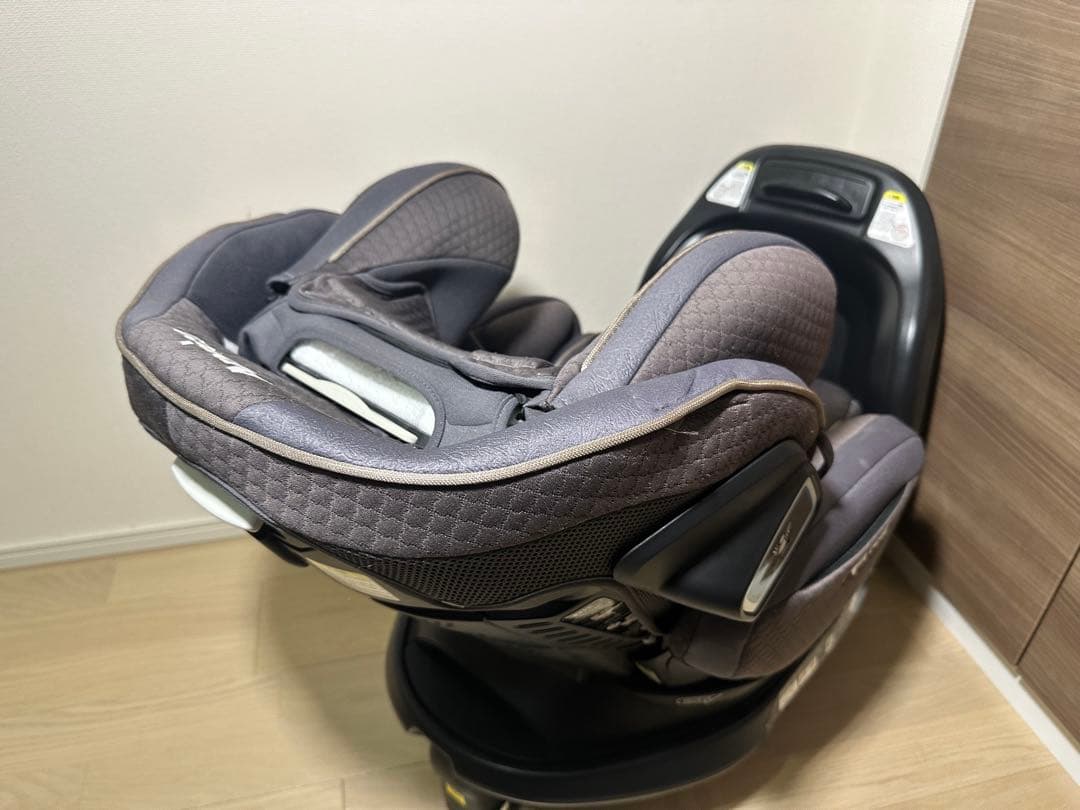 アップリカ　フラディア グロウ ISOFIX 360°セーフティー